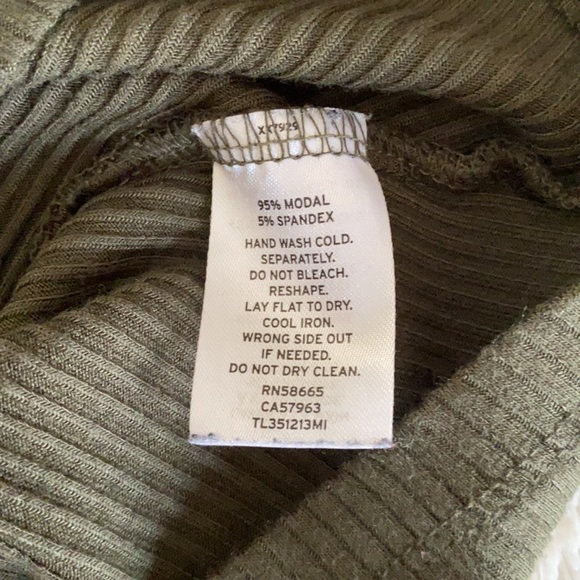 Leith Nordstrom Green Razor Back Ribbed Tank Top - Picture 6 of 6